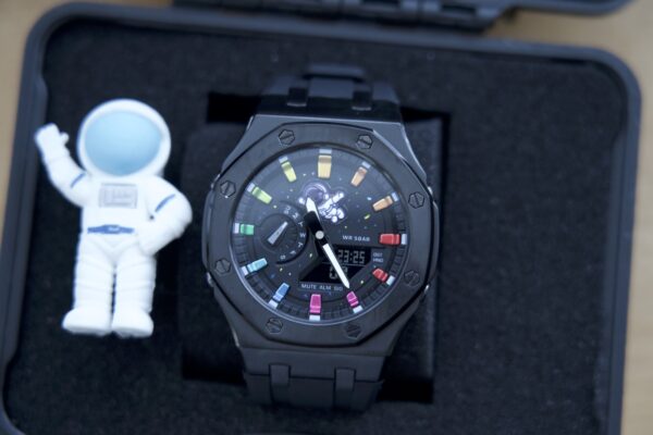 SpaceOak Cosmic Voyager